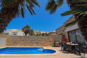 Afbeelding uit fotogalerij van Villa Fieldend - Gozo Holiday Home in Għarb