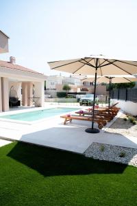 Πισίνα στο ή κοντά στο Villa MaJoRi