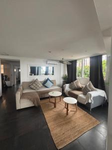 Posteľ alebo postele v izbe v ubytovaní Apartamento Torre Yago primera linea playa Benidorm con Wi-Fi & AC