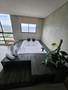Imagine din galeria proprietății 2406 Luxurious apartment with jacuzzi în Sabaneta