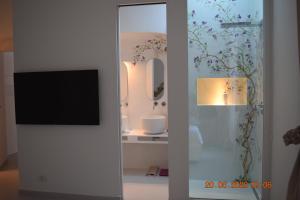 Ένα μπάνιο στο Minori e'