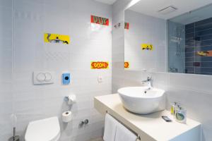 Um banheiro em Pharos Hvar Bayhill Hotel