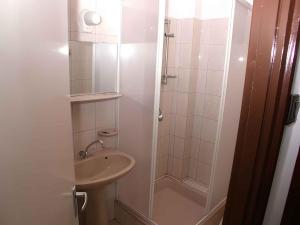 A bathroom at Holiday home in Balatonmariafürdo 19576