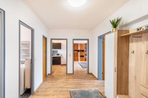 Cuisine ou kitchenette dans l'établissement Bruchköbel 5 auch für Monteure 19 autres photos