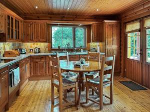 Η κουζίνα ή μικρή κουζίνα στο Kingfisher Lodge