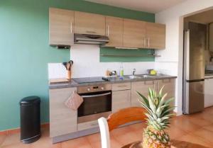 Köök või kööginurk majutusasutuses Appartement Ti Balcon - Plage à 20m