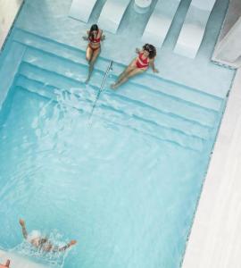Bazén v ubytování Nautilus by La Jamaca Hotels-Downtown La Parguera nebo v jeho okolí
