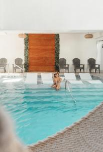 Bazén v ubytování Nautilus by La Jamaca Hotels-Downtown La Parguera nebo v jeho okolí