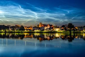 Widok na rzekę nieopodal tego apartamentu