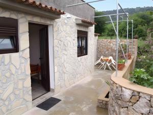 Patio alebo iná vonkajšia časť ubytovania Apartment in Veli Losinj 33734
