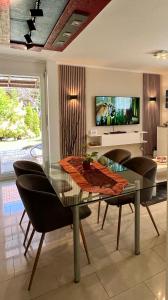 TV a/nebo společenská místnost v ubytování Apartment im Emmental
