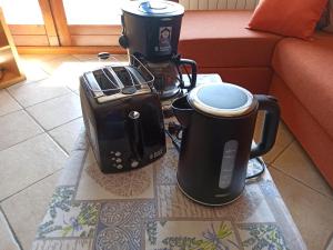 Príslušenstvo na prípravu kávy alebo čaju v ubytovaní Larix Cervinia apartment Vda Vacanze in Vetta - CIR 0322