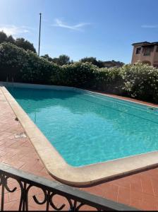 Bazén v ubytovaní AIRPORT-free shuttle till night-2 pool AZZURRO all inclusive alebo v jeho blízkosti