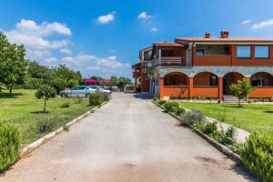 Budynek, w którym mieści się apartament