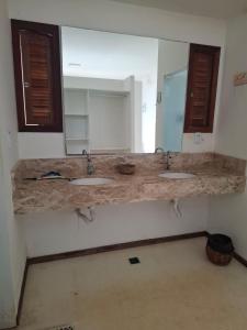 Ένα μπάνιο στο Suites Gostoso