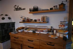 A kitchen or kitchenette at Gästehaus Pürstl-Kocher