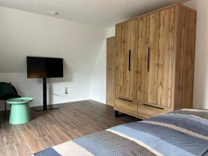 Postel nebo postele na pokoji v ubytování Ferienwohnung Hafenblick