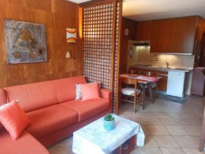 Kuchyňa alebo kuchynka v ubytovaní Larix Cervinia apartment Vda Vacanze in Vetta - CIR 0322 + 29 fotografií