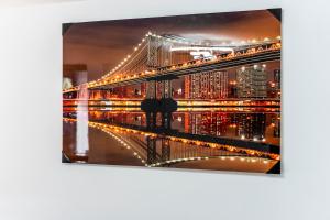 TV a/nebo společenská místnost v ubytování Luxury 4 Bedroom House with Free Parking