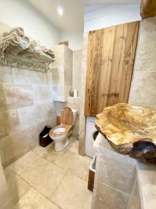 Ένα μπάνιο στο Tiny house Jas de Sorbiers
