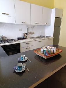 Cucina o angolo cottura di Apt less than 100 steps to Sal Rei's best beach - Free Wifi
