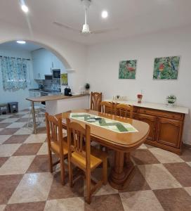Kuchyňa alebo kuchynka v ubytovaní Casa la Viña- ALQUILER FAMILIAS Y PAREJAS