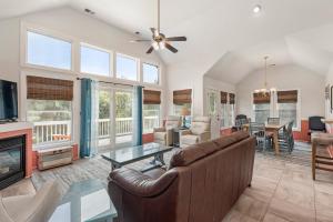 Televisyen dan/atau pusat hiburan di Take It E-Sea