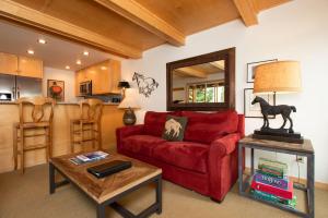 Kuchyň nebo kuchyňský kout v ubytování RMR: La Choumine 8 Condo in Teton Village