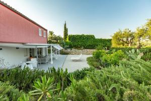 Vonkajšia záhrada v ubytovaní Il Giardino degli Dei