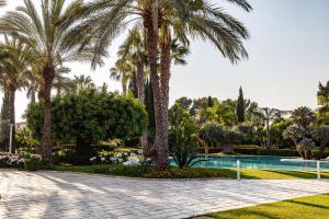 Bazén v ubytovaní Il Giardino degli Dei alebo v jeho blízkosti