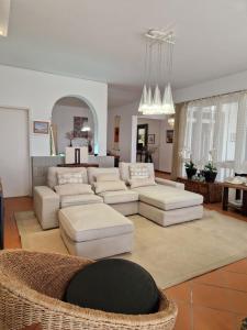 Χώρος καθιστικού στο L'Oasis Palm Beach House