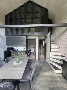 Posezení v ubytování Zacisze Mogielicy-Domki w Beskidzie Wyspowym