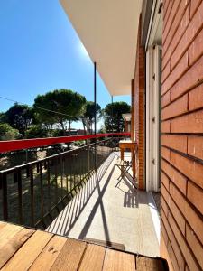 a balcony with a view of the water at Alloggio Primavera Matilde in Terni