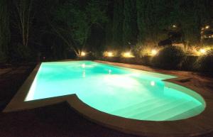 Bazén v ubytování TENUTA SOSPESA - Exclusive Villa, Pool & Party Barn near Tuscany nebo v jeho okolí