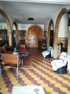 Ruang duduk di Dophin Hostel