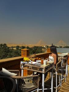 Gallery image of Taj Pyramids inn - Pyramids View Rooftop in Cairo