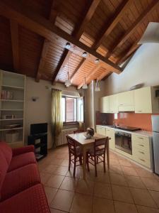 Köök või kööginurk majutusasutuses Albergo Commercio - Ristorante Mas-cì