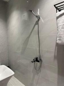 Ένα μπάνιο στο dana hotel apartments