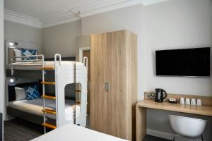 Postel nebo postele na pokoji v ubytování Four Points Flex by Sheraton Edinburgh