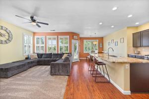 Istumisnurk majutusasutuses Luxury Gated Retreat Golf Course Views Sleeps 8