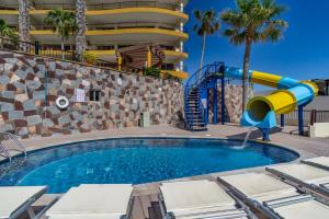 - une piscine dans un complexe avec toboggan dans l'établissement Sonoran Sky, à Puerto Peñasco