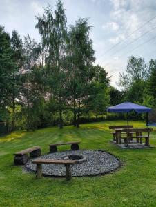 Vonkajšia záhrada v ubytovaní Domek całoroczny Pod Bieszczadzkim Aniołem