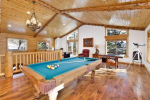Biliár nebo kulečník v ubytování Cozy lakeview hideaway #2261