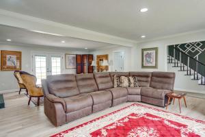 Gallery image of Pool and Game Room Family Retreat in Fayetteville in Fayetteville