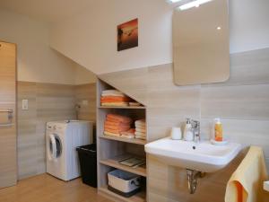 Η κουζίνα ή μικρή κουζίνα στο Ferienwohnung Kirschblüte +30 φωτογραφίες