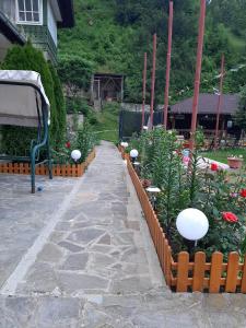 Galeriebild der Unterkunft Pensiunea Serbeca in Broşteni