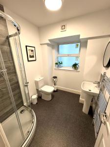 Koupelna v ubytování First Avenue Apartments Stylish 2 & 3 Bed Flats in Central Hove