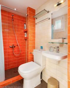 Koupelna v ubytování Costa Petra - Luxury Seaside Cottage with Garden - Vacation House for families in Greece