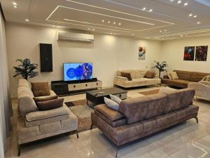 TV/trung tâm giải trí tại Luxury Vip Vella Marina 6