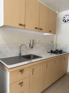 Kuchyň nebo kuchyňský kout v ubytování Rose Inn